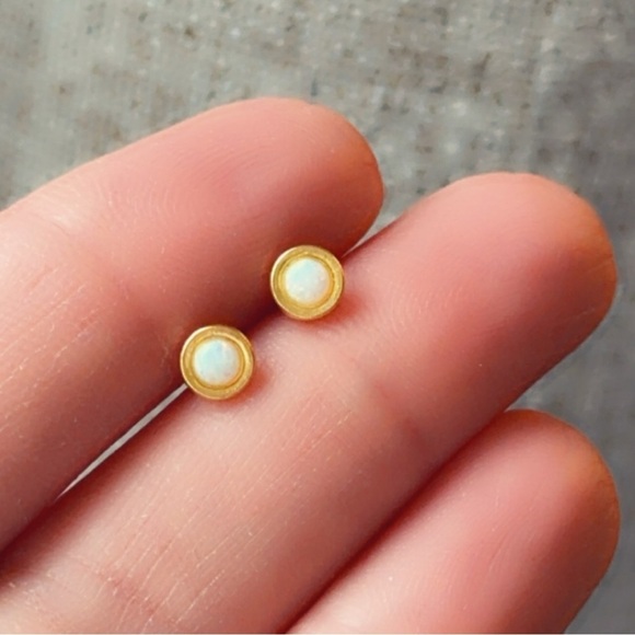 14K Gold Vermeil Opal Tiny Round Studs 3mm - Picture 3 of 13